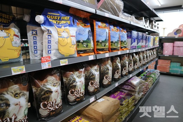 고양이 모래 진열대 @펫헬스