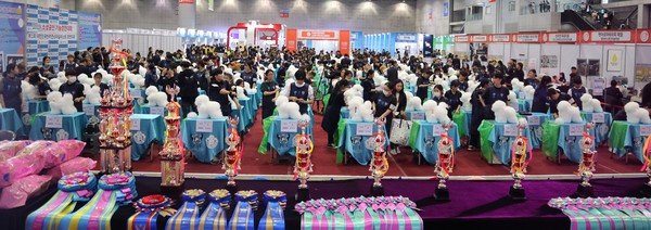 한국펫산업소매협회는 '2019년 대한민국소상공인대회'에서 '제 1회 반려견 스타일리스트'를 개최했다. @펫헬스