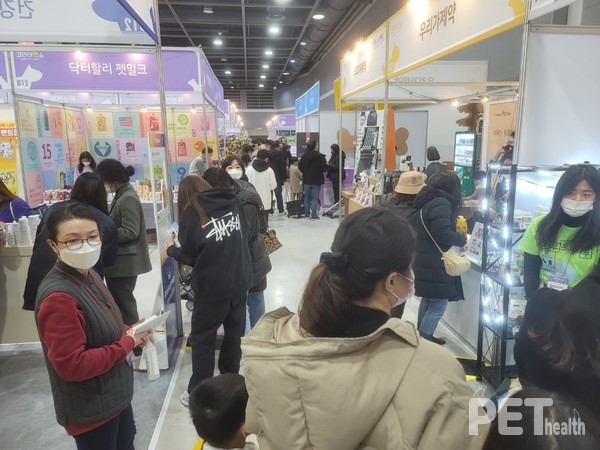 지난해 11월 26일~28일 열린 ‘제30회 코리아펫쇼’ 모습. 사진 더페어스