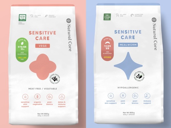 네츄럴코어가 반려동물 눈물과 피부 알러지 개선효과를 갖춘 사료인 센시티브케어 베지(사진 왼쪽)와 밀웜(오른쪽)을 출시했다. 사진 네츄럴코어