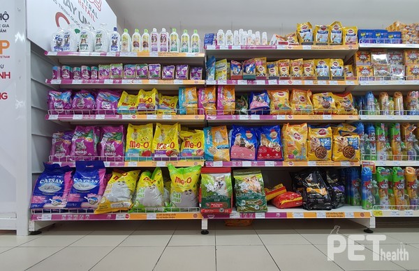 Intage Market Research의 베트남 현지인 설문조사에 따르면,응답자의 62%가 시중에서 고가로 유통되는 펫푸드를 반려동물에게 먹이고 있으며 응답자의 83%가 사료 외에 영양 밀크,비타민등 별도의 보충제를 구매한 경험이 있다고 답했다. ⓒ펫헬스