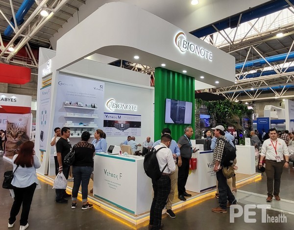 멕시코 레온수의학회에 참가한 바이오노트. 사진 바이오노트