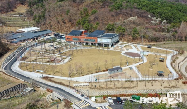 대전광역시 유성구에 위치한 대지 32,166㎡, 건축 2,408㎡ 규모의 대전반려동물공원. 사진 대전광역시