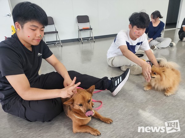 사진 둥글개봉사단