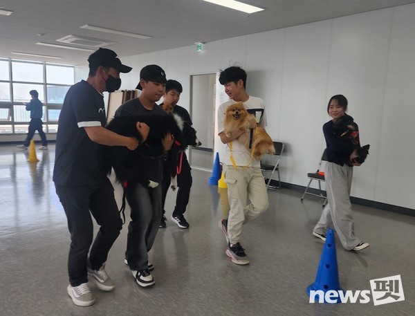 사진 둥글개봉사단