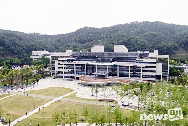 경기도청 북부청사 경기평화광장 전경. 사진 경기도