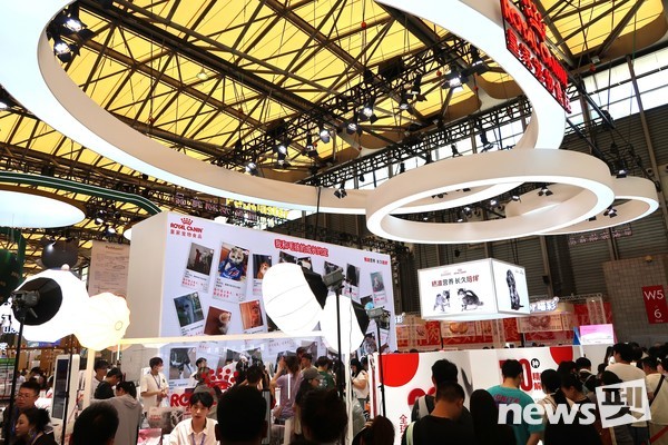 로얄캐닌 부스. 사진 펫페어아시아홍보국