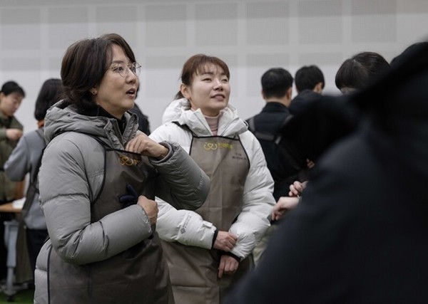 이영 '마침표' 연구소장(전 중소벤처기업부 장관, 사진 왼쪽))과 김예지 국민의힘 의원. 사진 마침표