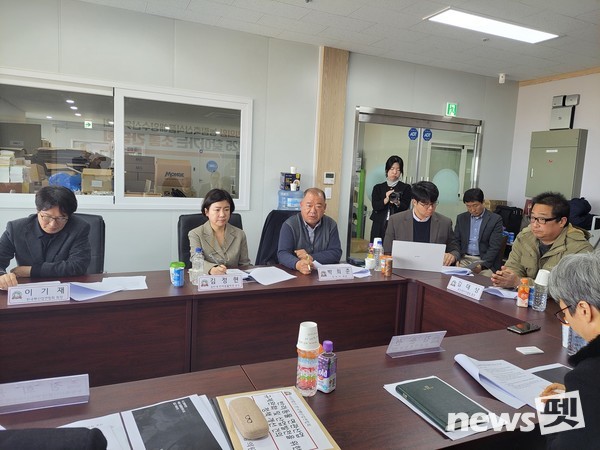 25일 2025년 국민의힘 농림축산식품해양수산위원회 찾아가는 소통 간담회 다섯 번째로 반려동물산업계와의 간담회가 한국펫산업연합회에서 열렸다. ⓒ뉴스펫