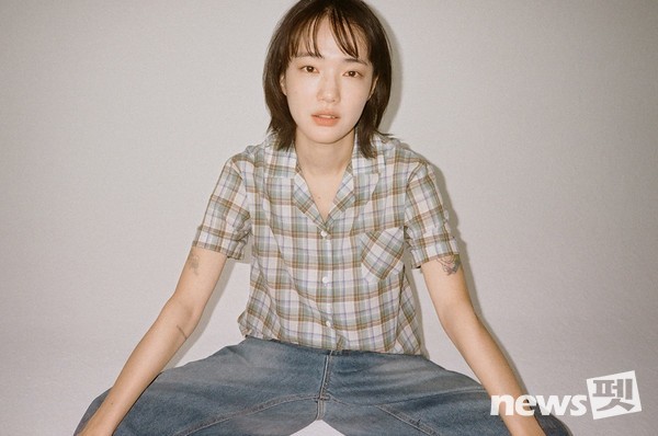 손수현 배우. [사진=동물권행동 카라 제공]